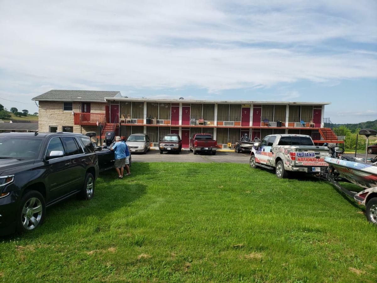 Mound Haven Motel Brookville Exterior photo